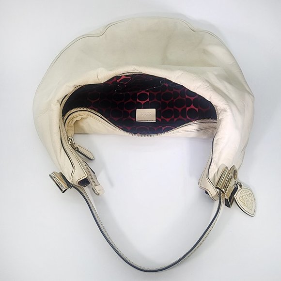 GUCCI - Calfskin Duchessa Hobo Off White/Cream Medium Sized Bag - Picture 5 of 12